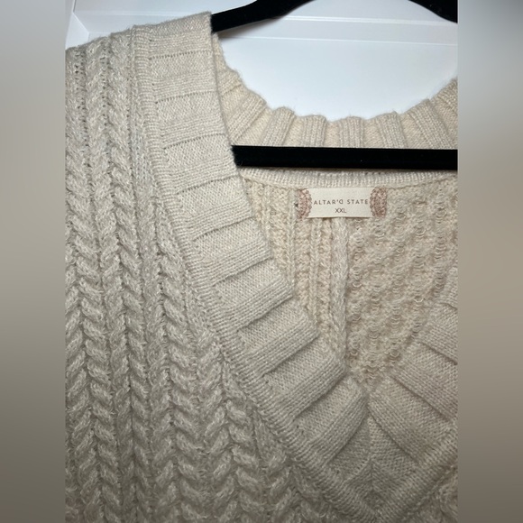 NWT ‘Altar’d State’ Cable Knit V-Neck Sweater Vest - Picture 2 of 3